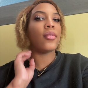 *Do Not Buy* Meet your Posher, Aalyna